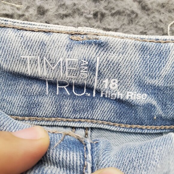Time And Tru Shorts Womens 18 Light Blue High Rise Bermuda Relaxed Fit *NWT* - Picture 2 of 11
